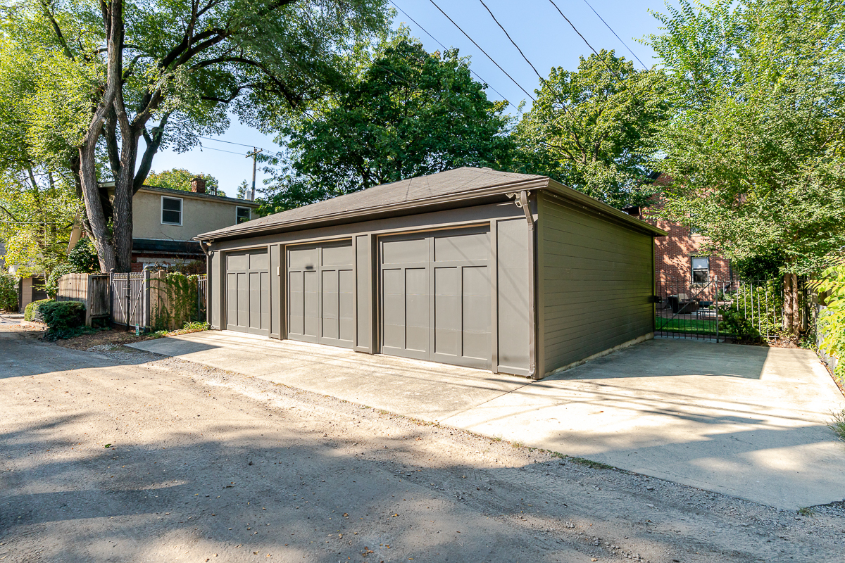 544 s 6th St-17