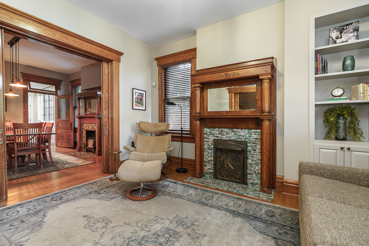 544 s 6th St-18