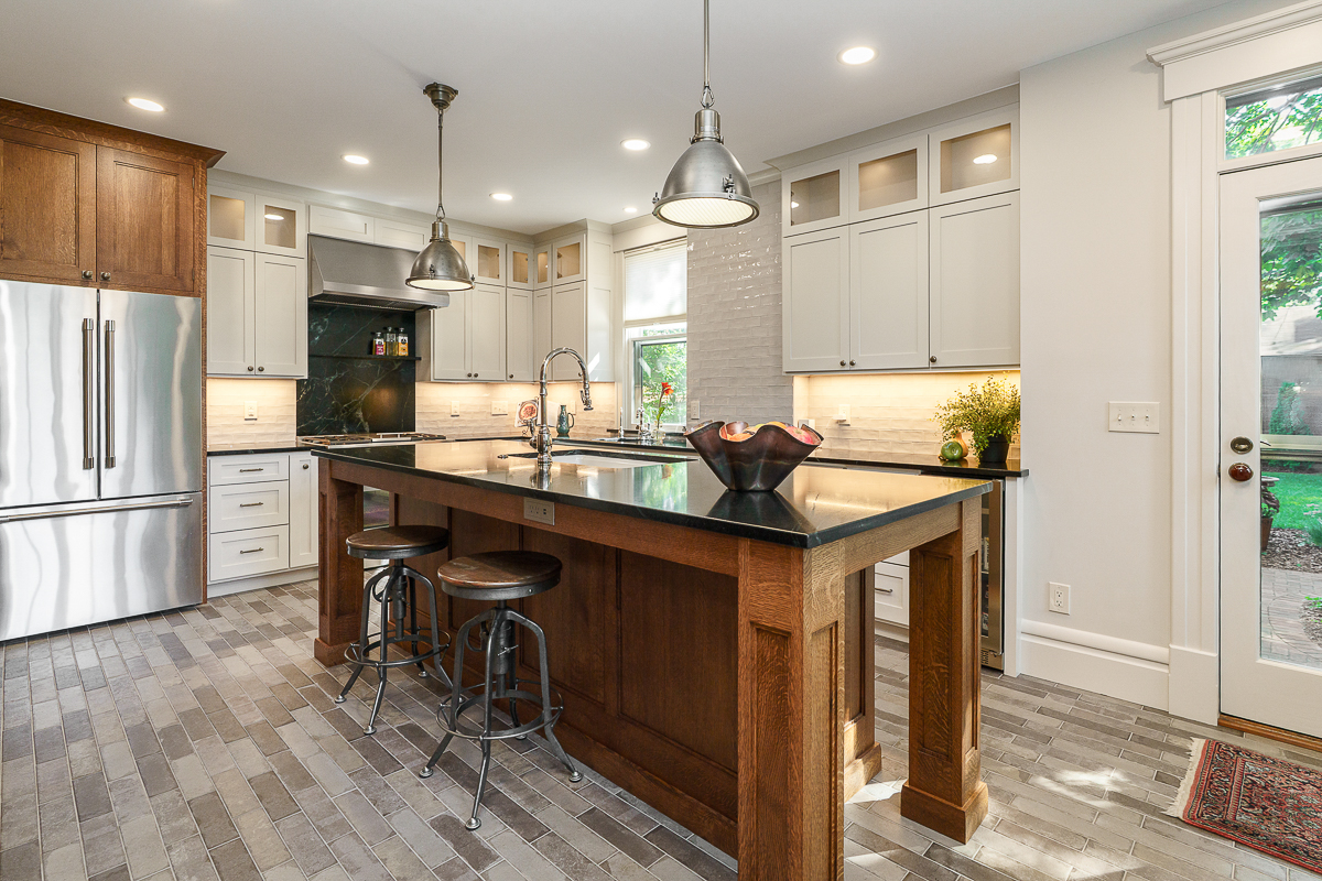 544 s 6th St-29