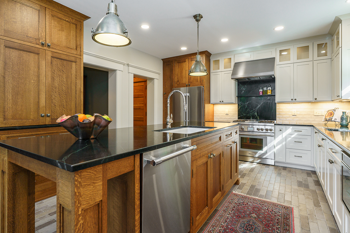 544 s 6th St-30