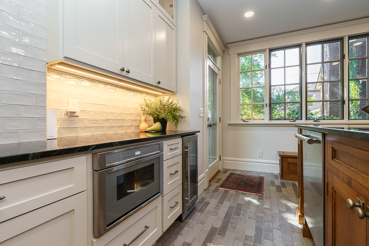 544 s 6th St-33