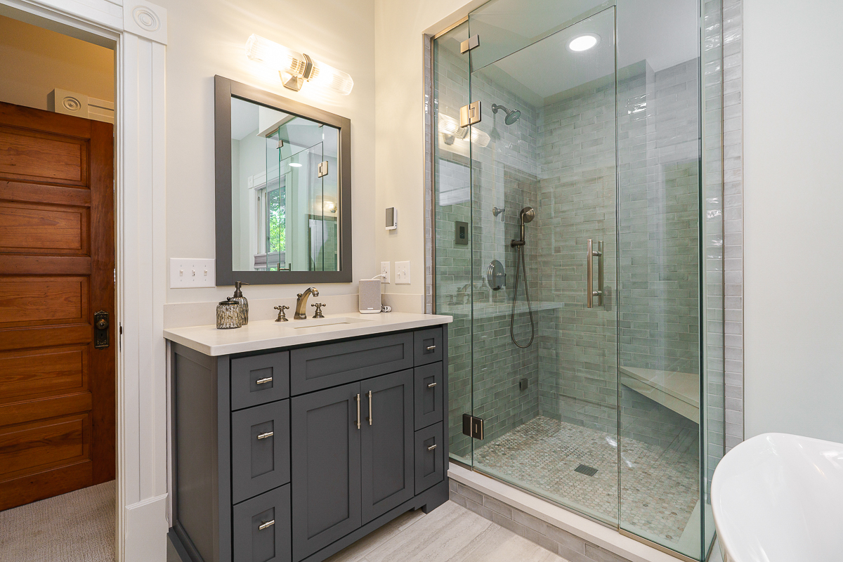 544 s 6th St-50
