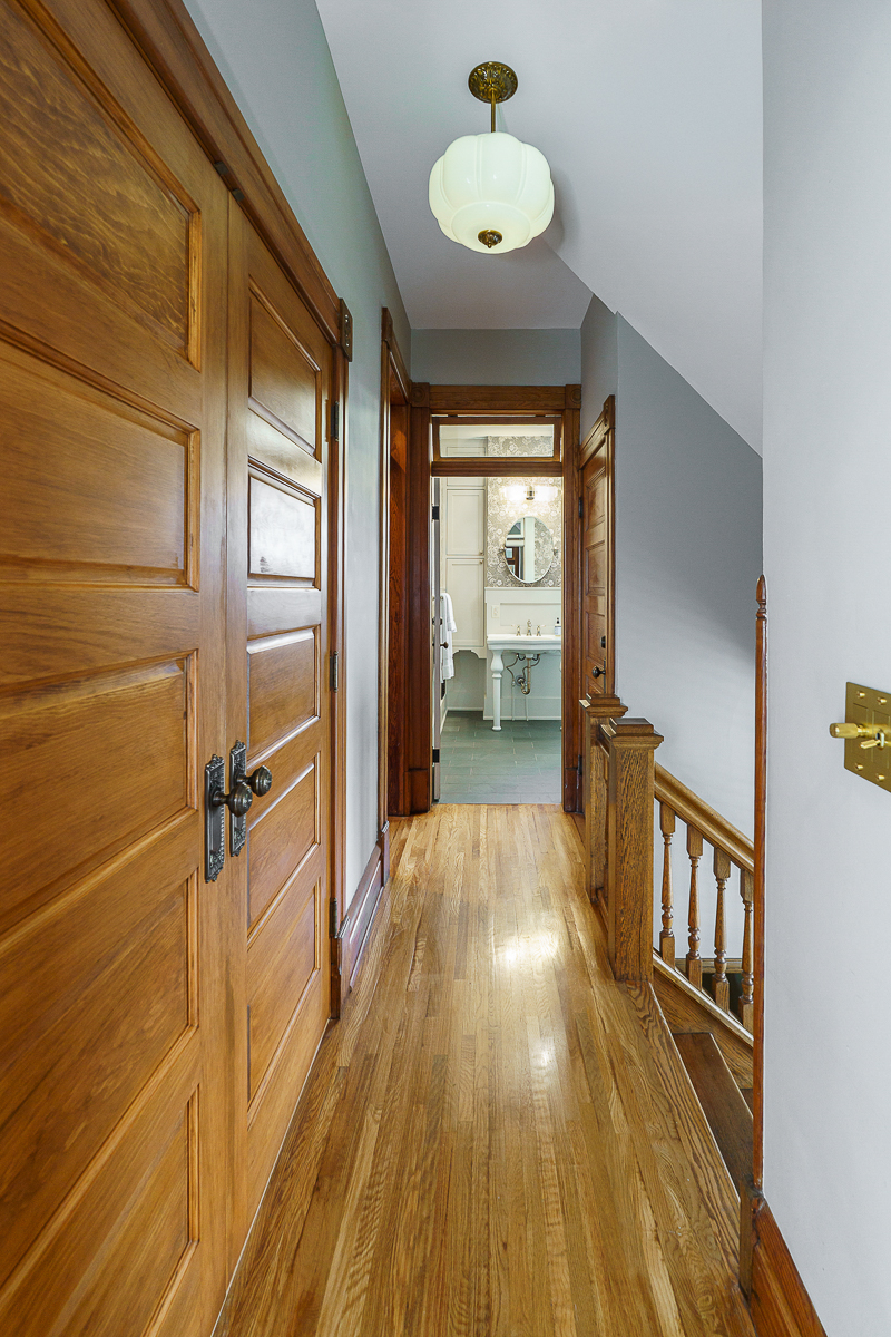 544 s 6th St-53