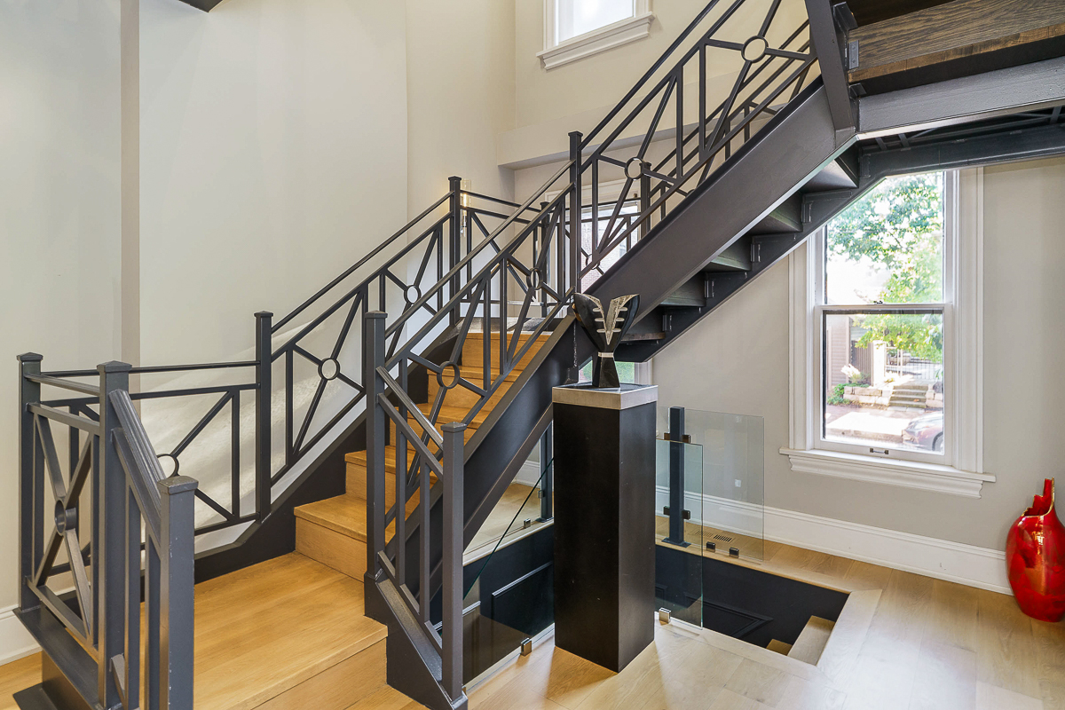 649 s 5th St-12