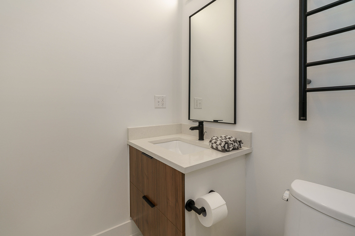 564 Lathrop St.-14