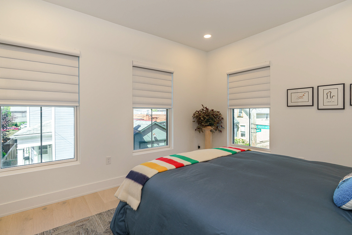 564 Lathrop St.-25