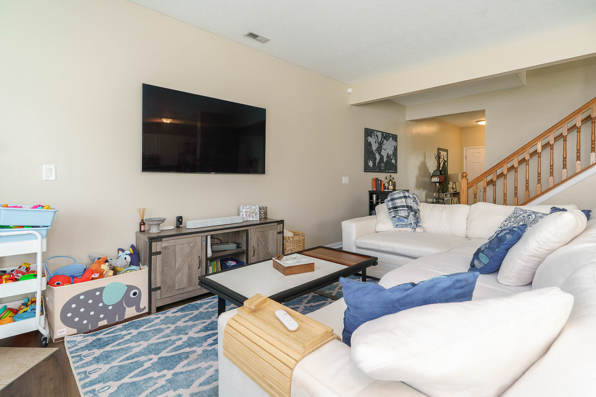 5927 Treven Way-15