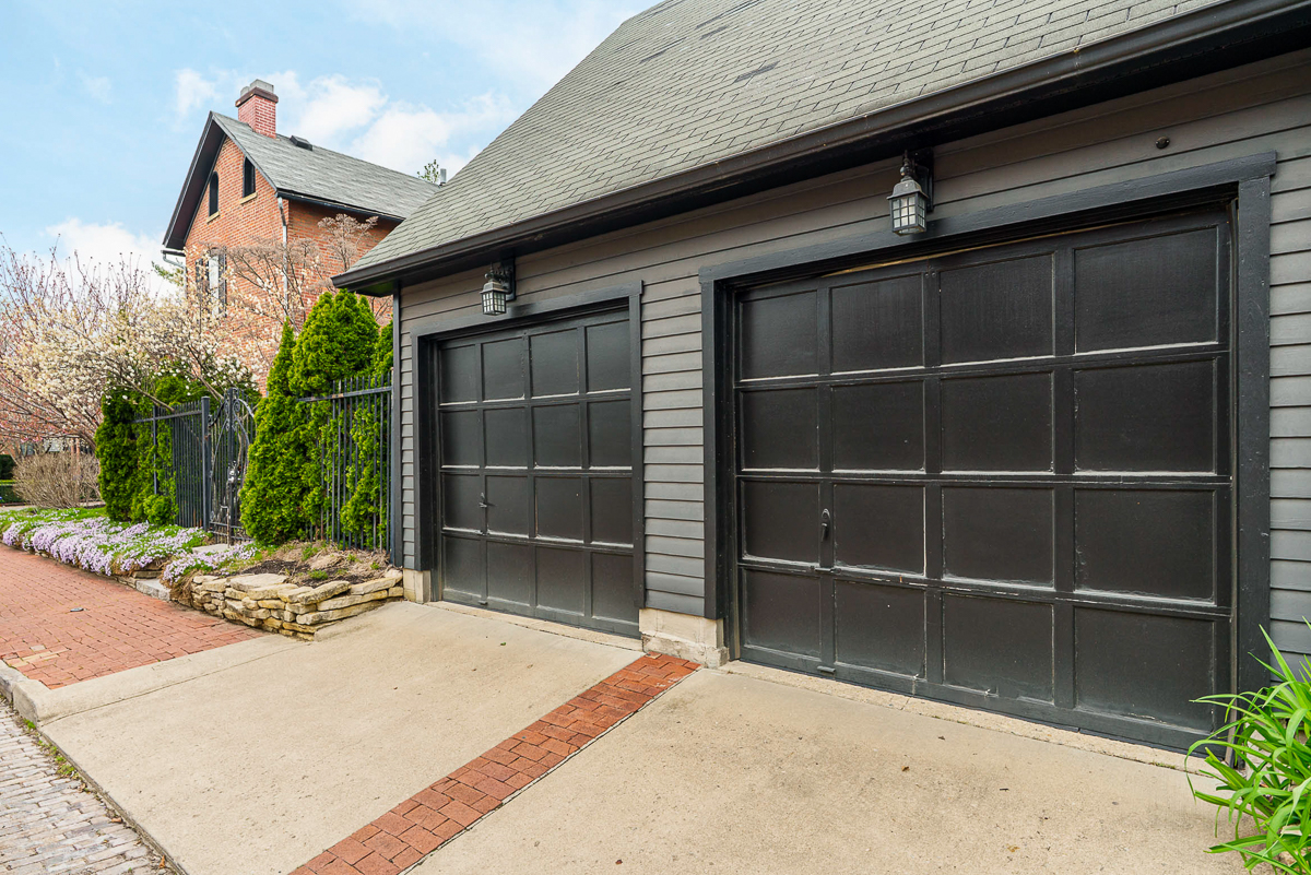 596 s 6th St-8