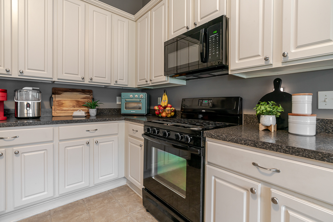 6036 Carlatun Street-12