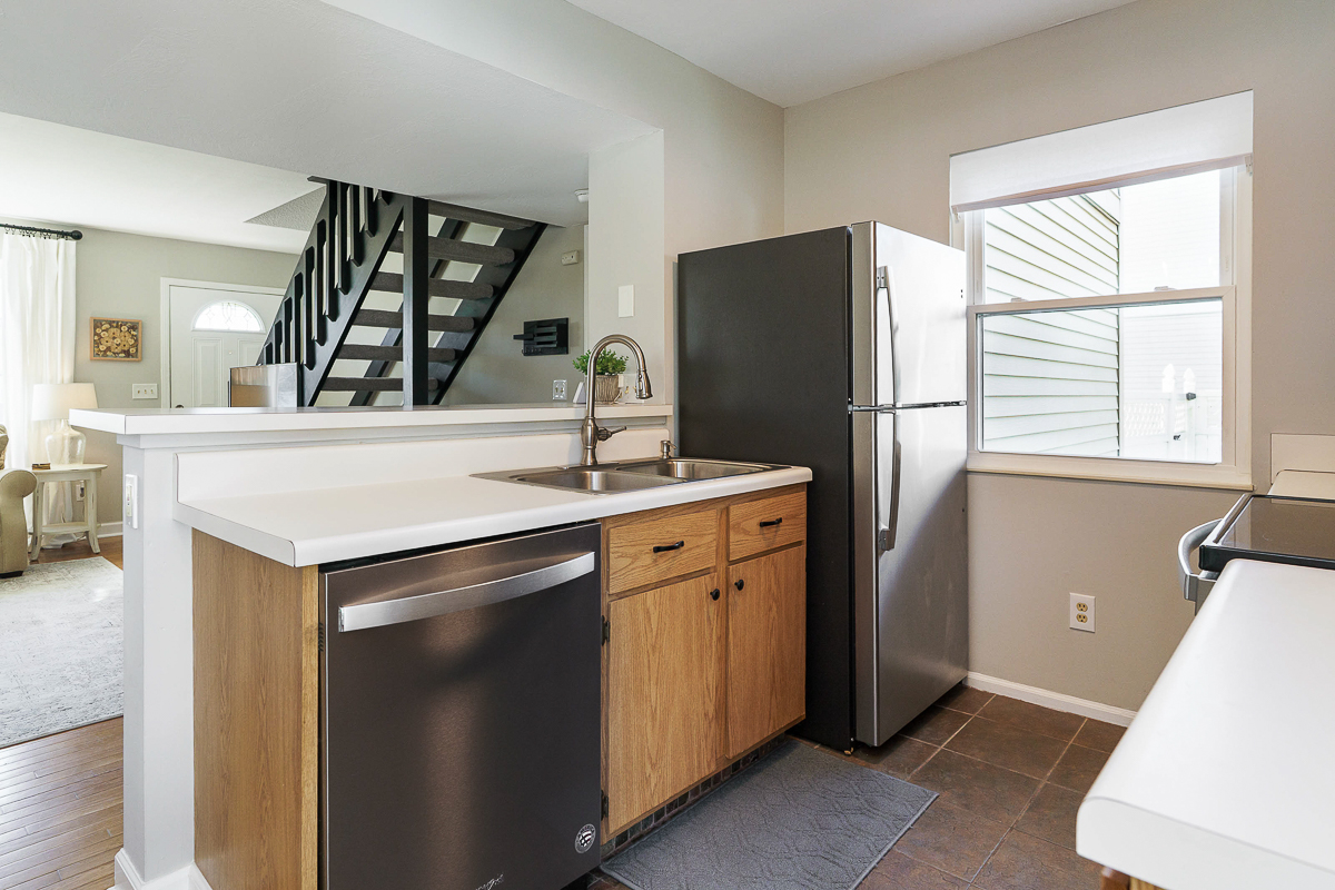 6180 Greenhaven Ave-23