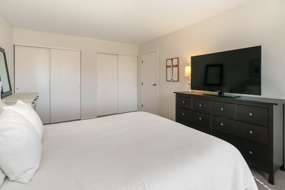 6180 Greenhaven Ave-29