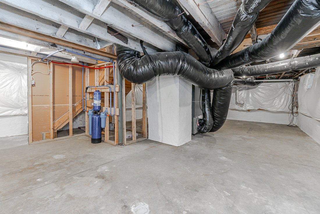 632 e Whittier St-27