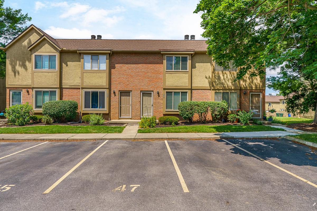 6447 Cranston Way-3