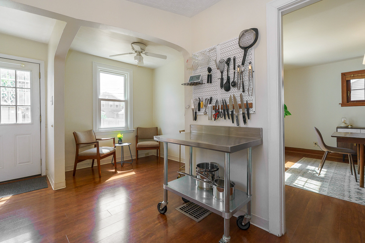 645 Hanford St-18