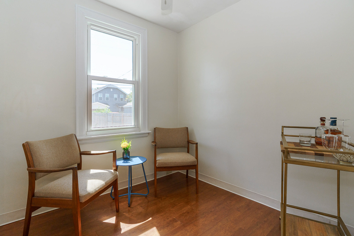 645 Hanford St-19