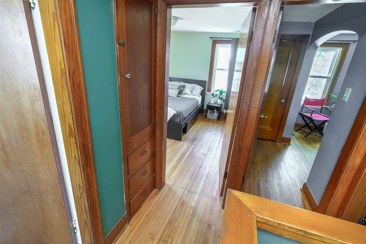 645 Hanford St-23