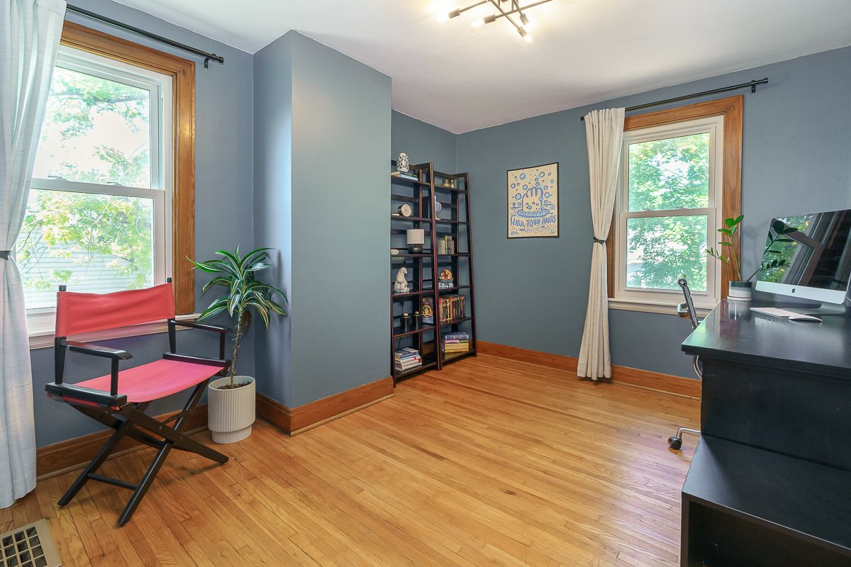 645 Hanford St-26
