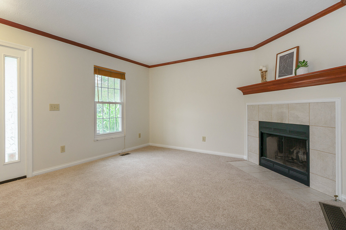 6644 Eastland Ct-20
