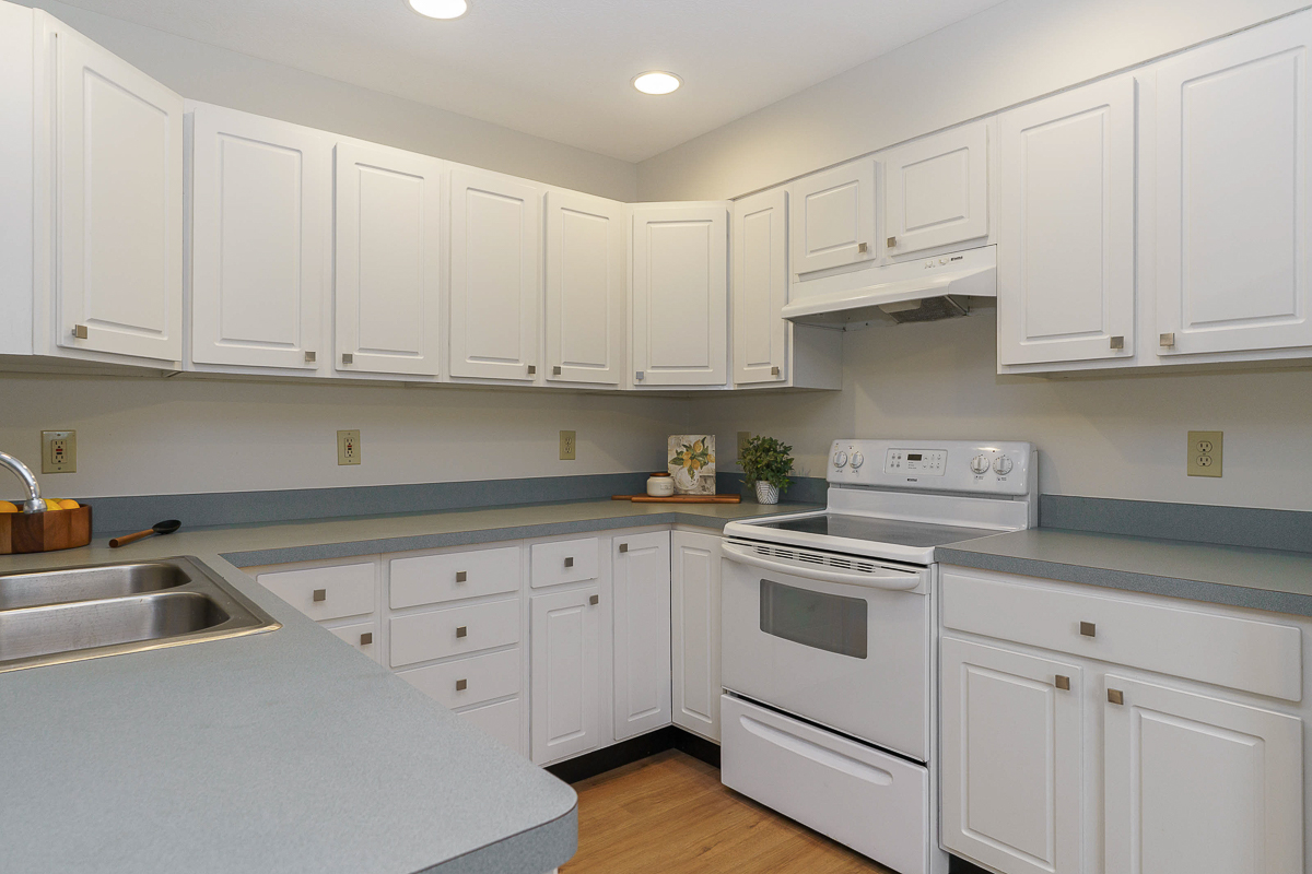 6644 Eastland Ct-32