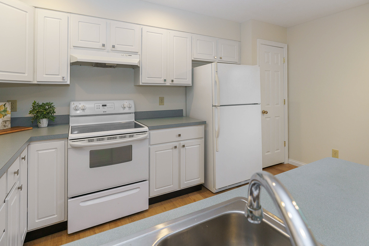 6644 Eastland Ct-34