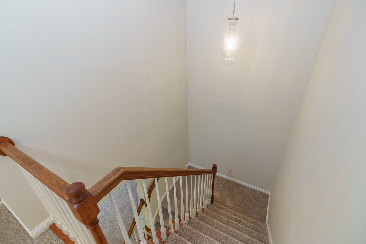 6644 Eastland Ct-35