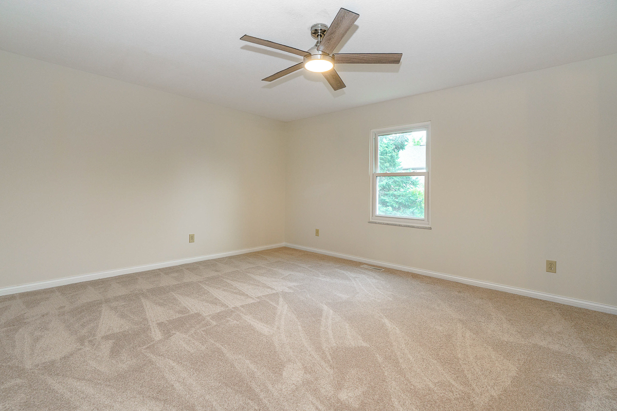 6644 Eastland Ct-36