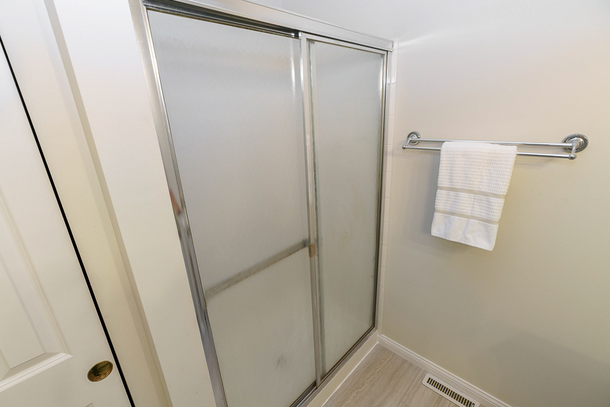 6644 Eastland Ct-40