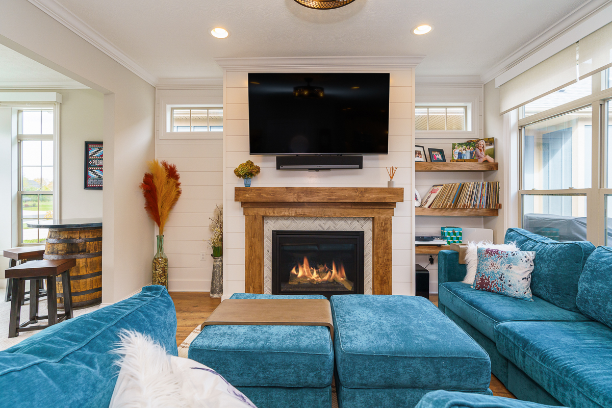 6689 Riverrun Ln-12