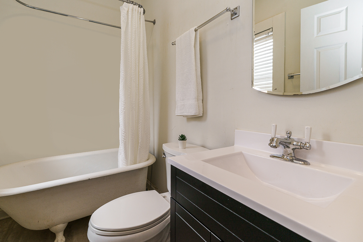66 E Hubbard Ave-20
