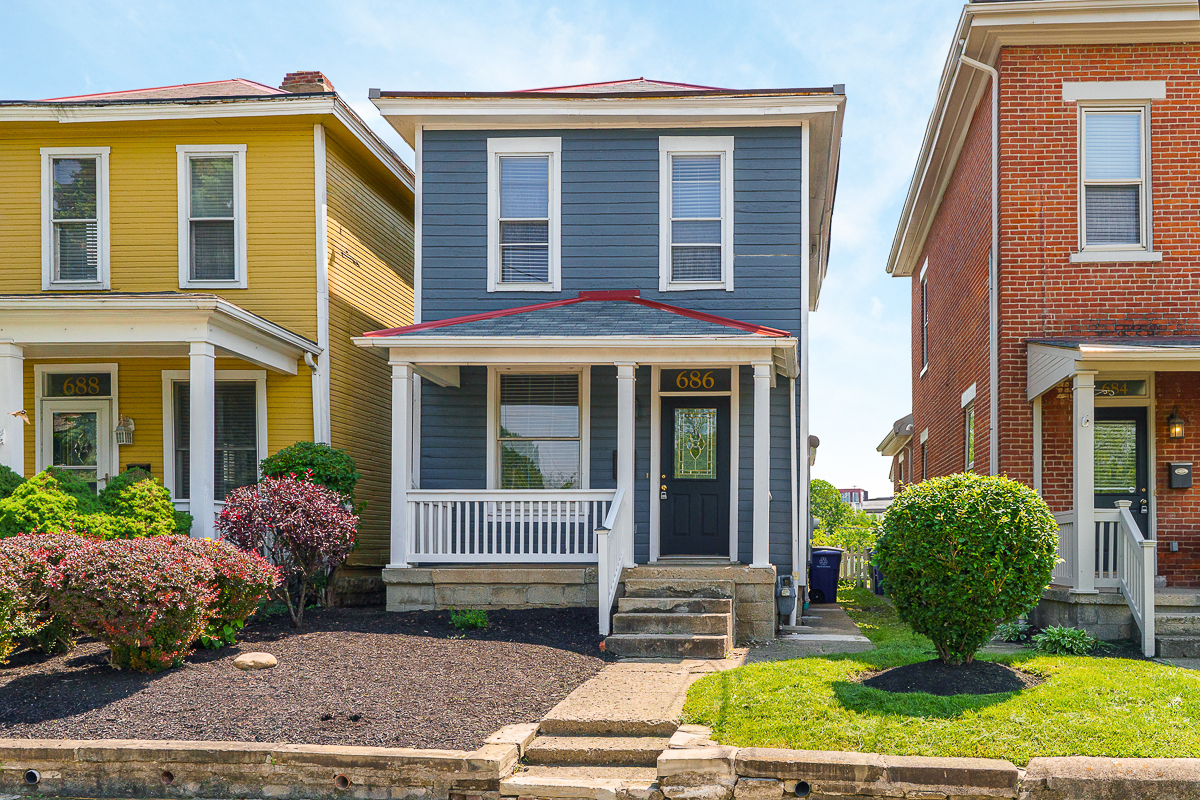 686 Hamlet St-5