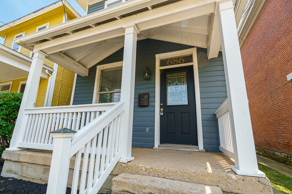 686 Hamlet St-7