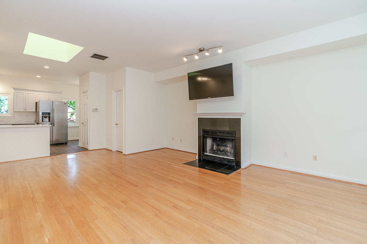 707 Sycamore Pl-18