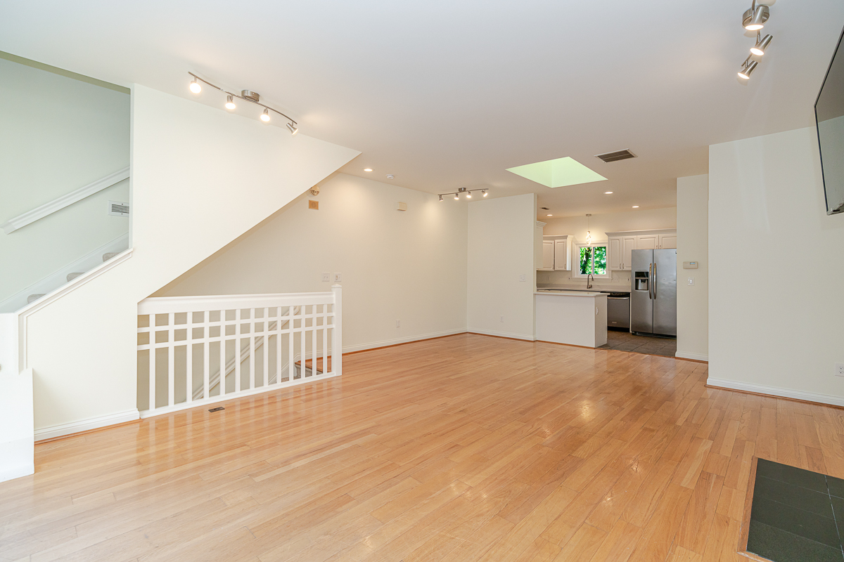 707 Sycamore Pl-19