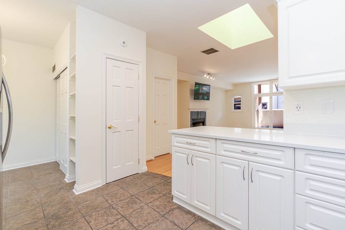 707 Sycamore Pl-23