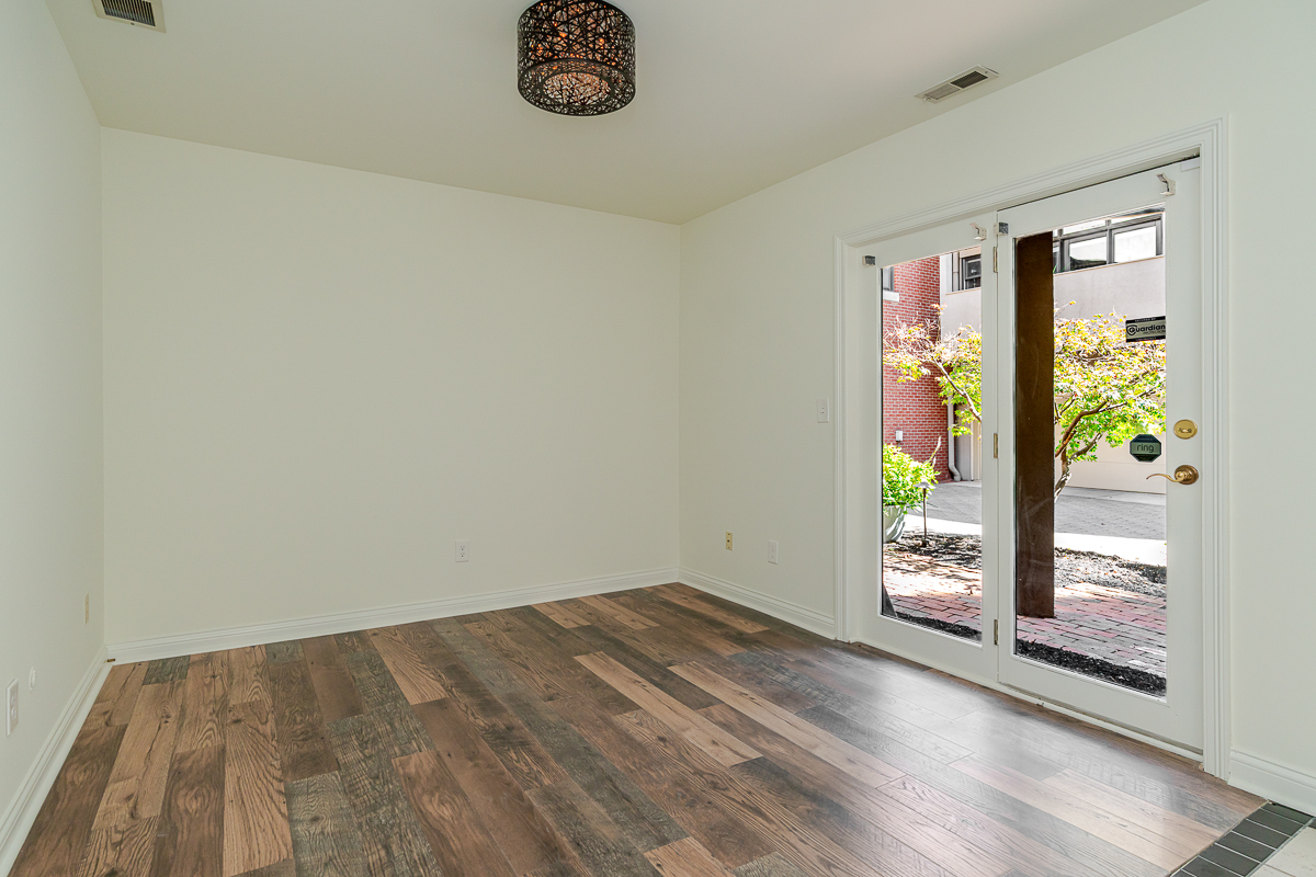 707 Sycamore Pl-7