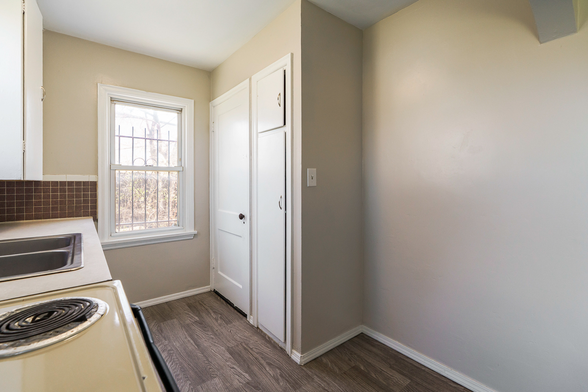 720 Sheldon Ave-15