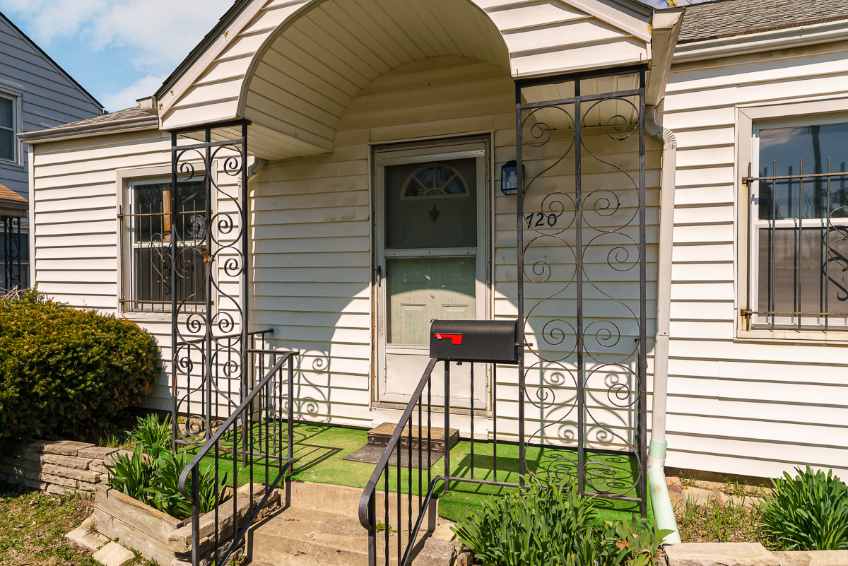 720 Sheldon Ave-4