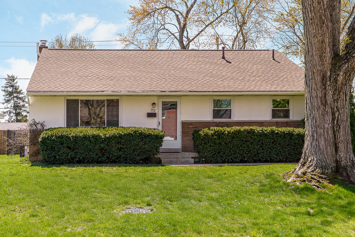 751 Latham Ct-1
