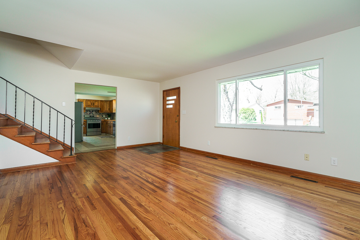 751 Latham Ct-17