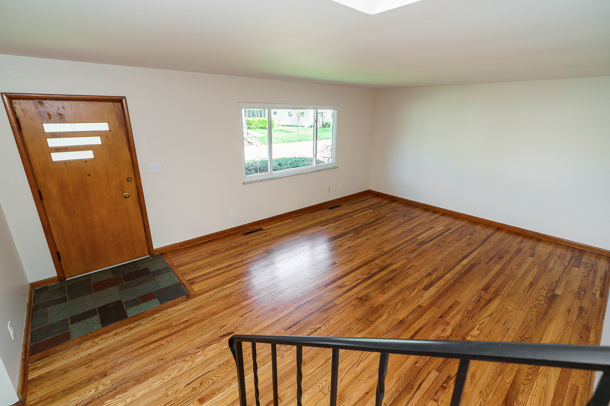 751 Latham Ct-24