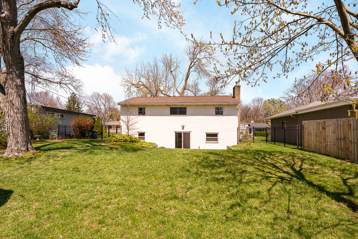 751 Latham Ct-5