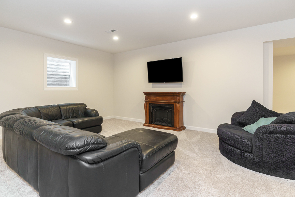 7678 Gateway Blvd-9