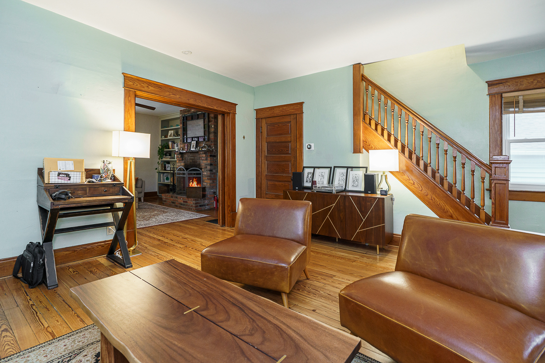 76 e Lakeview Ave-22