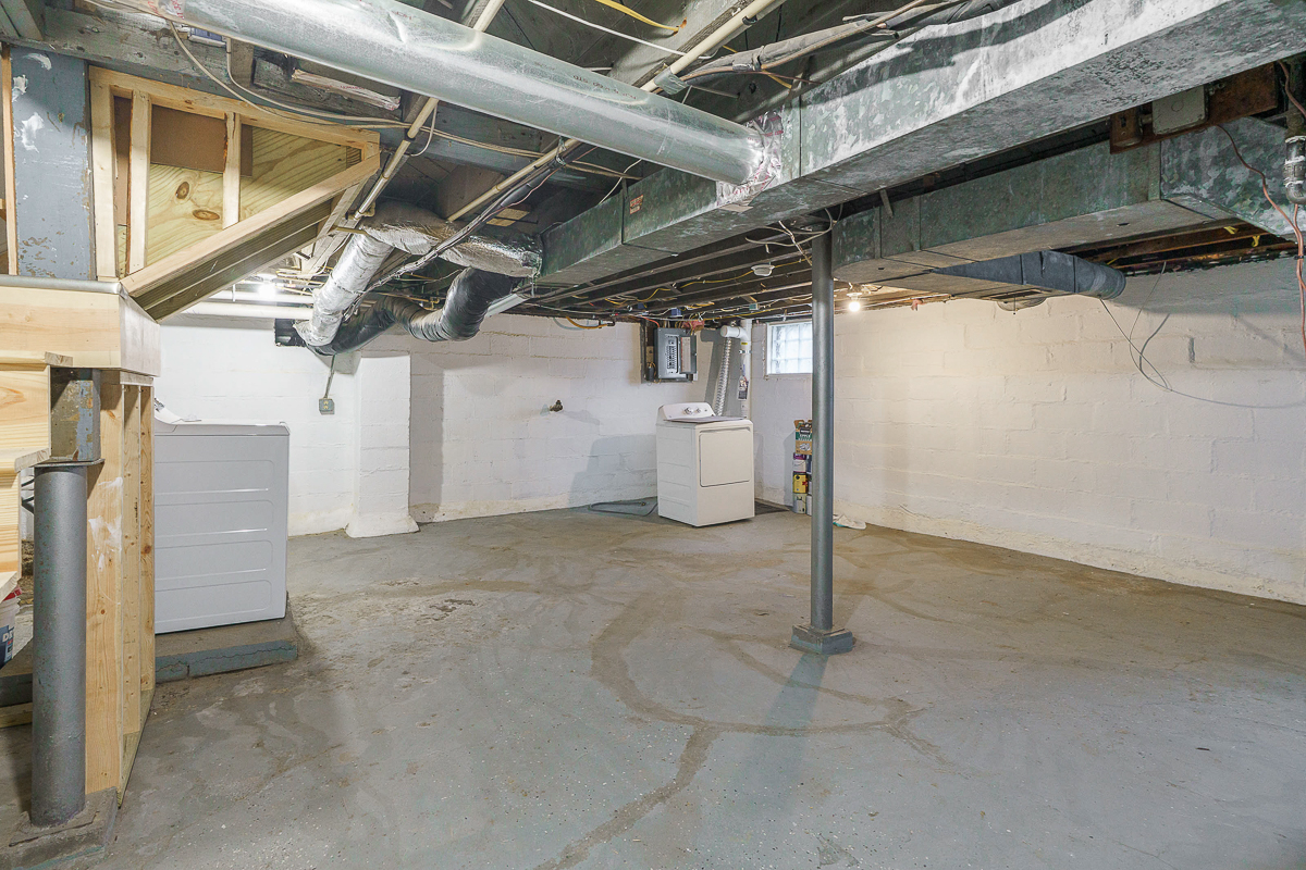 786 Ann St-38