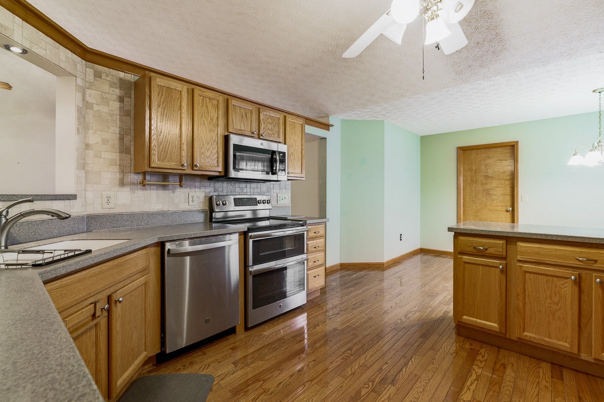 7962 Earldale Ct-16