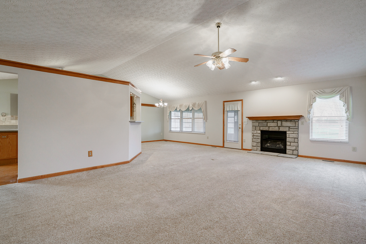 7962 Earldale Ct-8