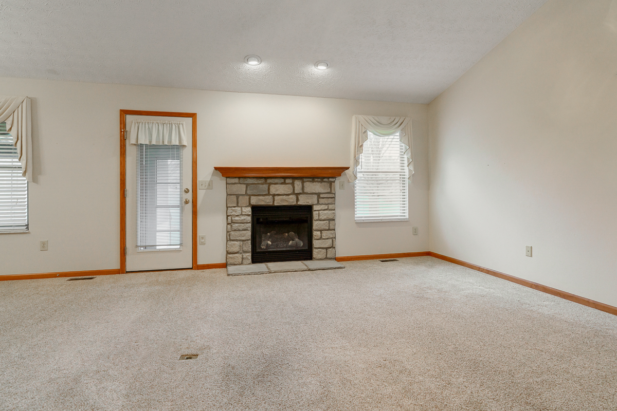 7962 Earldale Ct-9