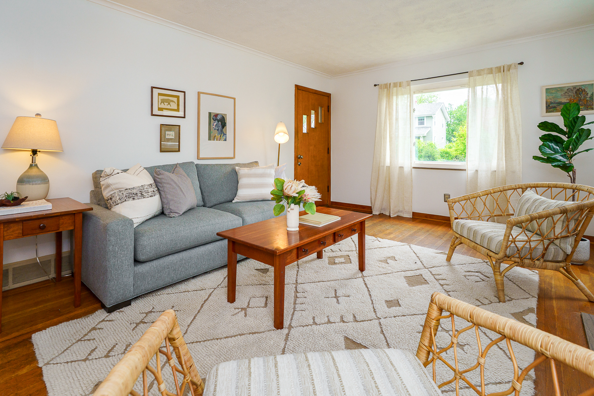 799 Montrose Ave-20