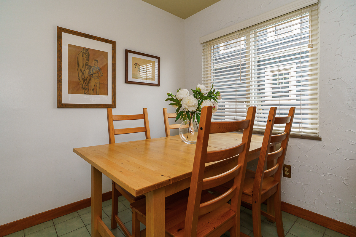 799 Montrose Ave-26