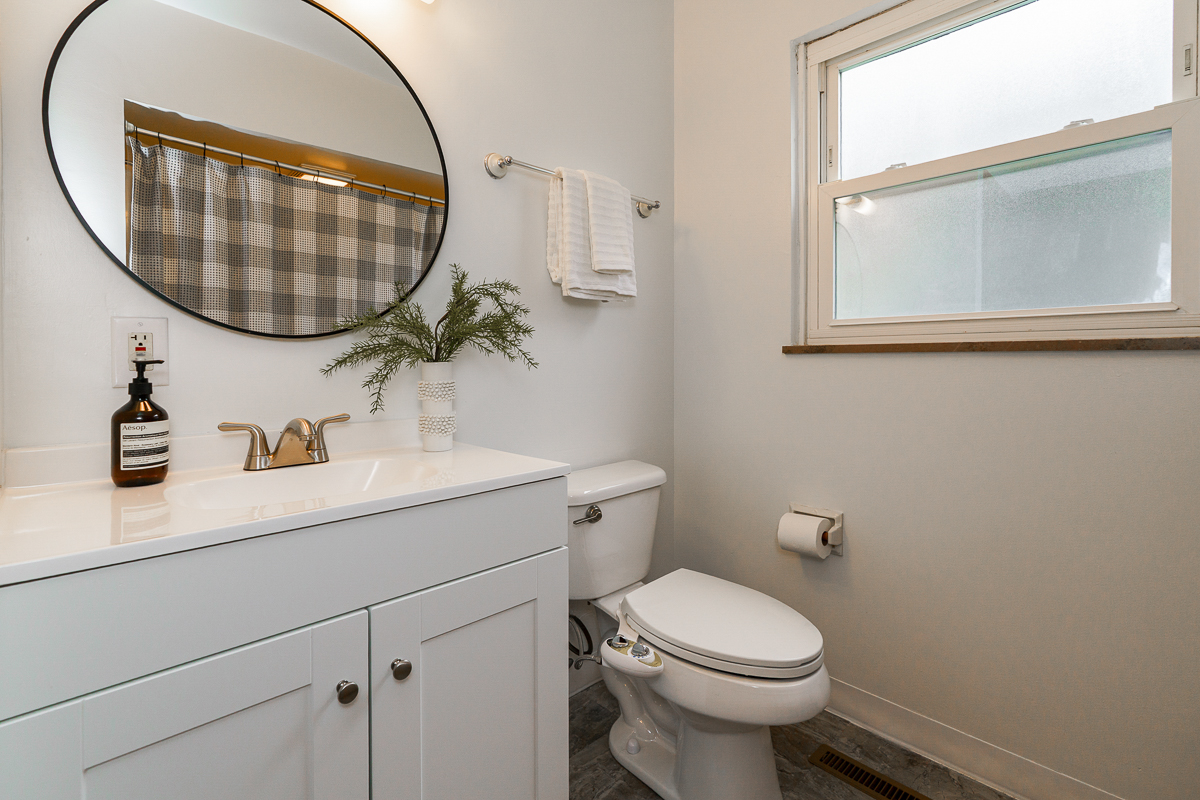 799 Montrose Ave-29